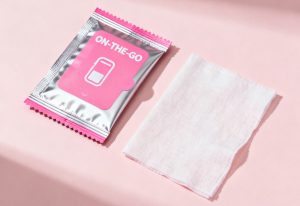 Panni umidi professionali eliminano patogeni in 30 secondi riducendo del 43% i rischi di contaminazione incrociata